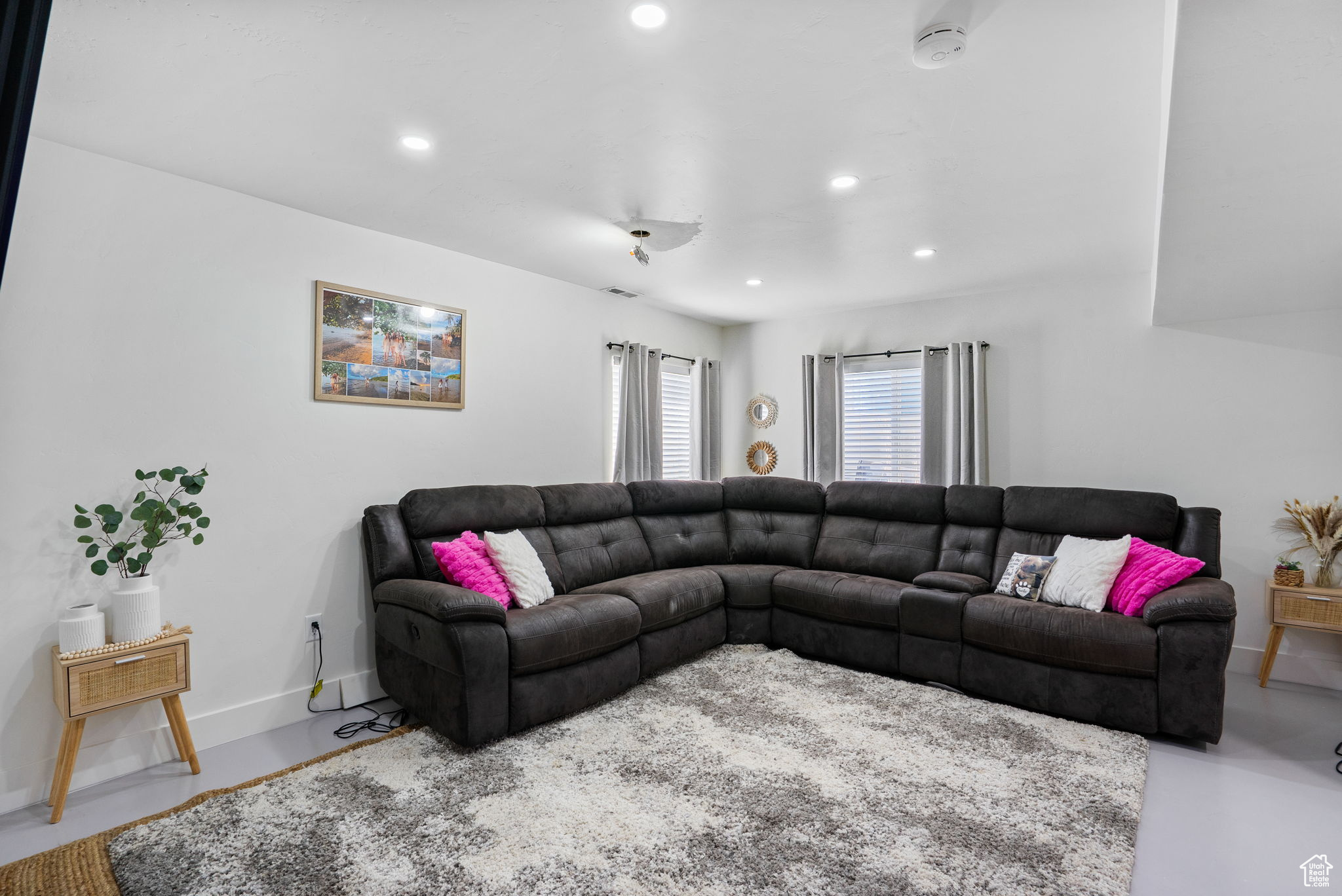 Eagle Mountain, Utah 84005, United States, 5 Bedrooms Bedrooms, ,3 BathroomsBathrooms,Residential,Active,105344