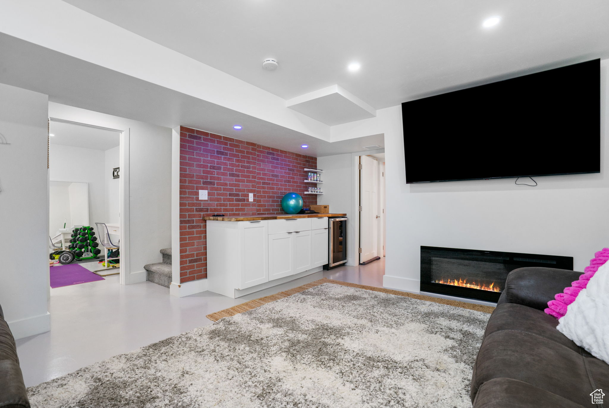 Eagle Mountain, Utah 84005, United States, 5 Bedrooms Bedrooms, ,3 BathroomsBathrooms,Residential,Active,105344