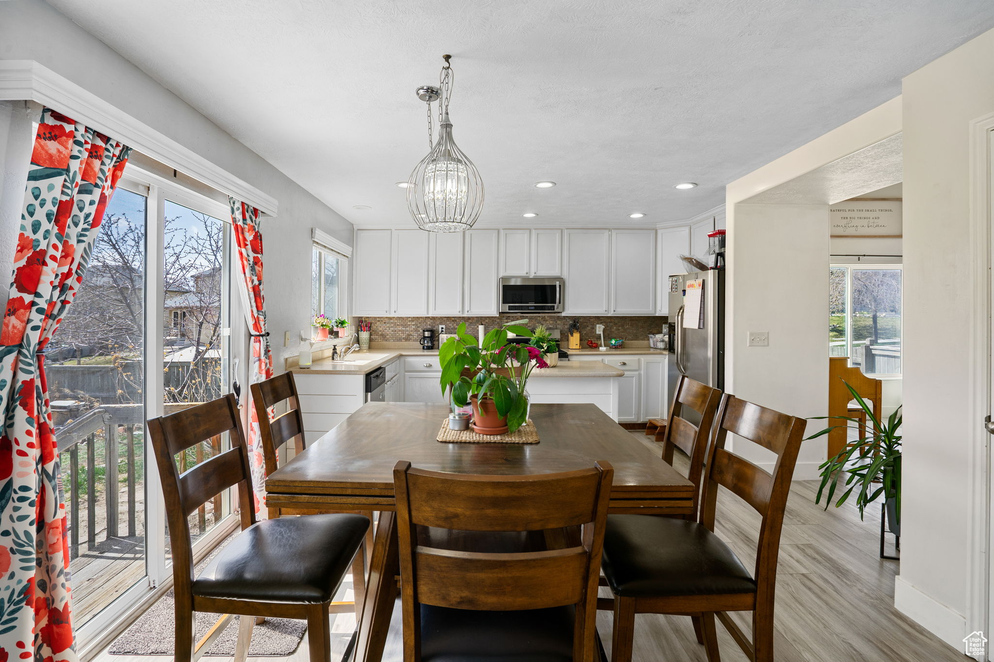 Eagle Mountain, Utah 84005, United States, 5 Bedrooms Bedrooms, ,3 BathroomsBathrooms,Residential,Active,105344