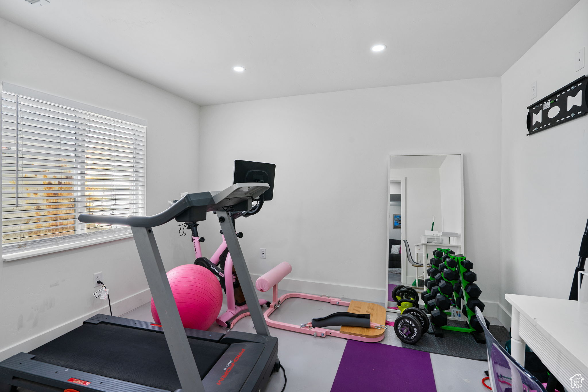 Eagle Mountain, Utah 84005, United States, 5 Bedrooms Bedrooms, ,3 BathroomsBathrooms,Residential,Active,105344