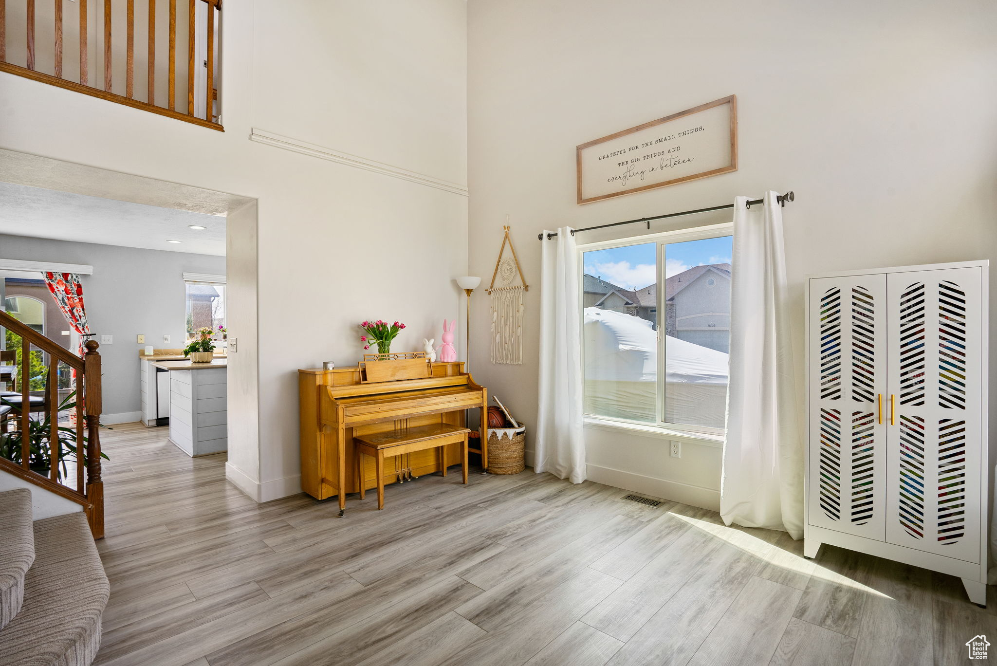 Eagle Mountain, Utah 84005, United States, 5 Bedrooms Bedrooms, ,3 BathroomsBathrooms,Residential,Active,105344