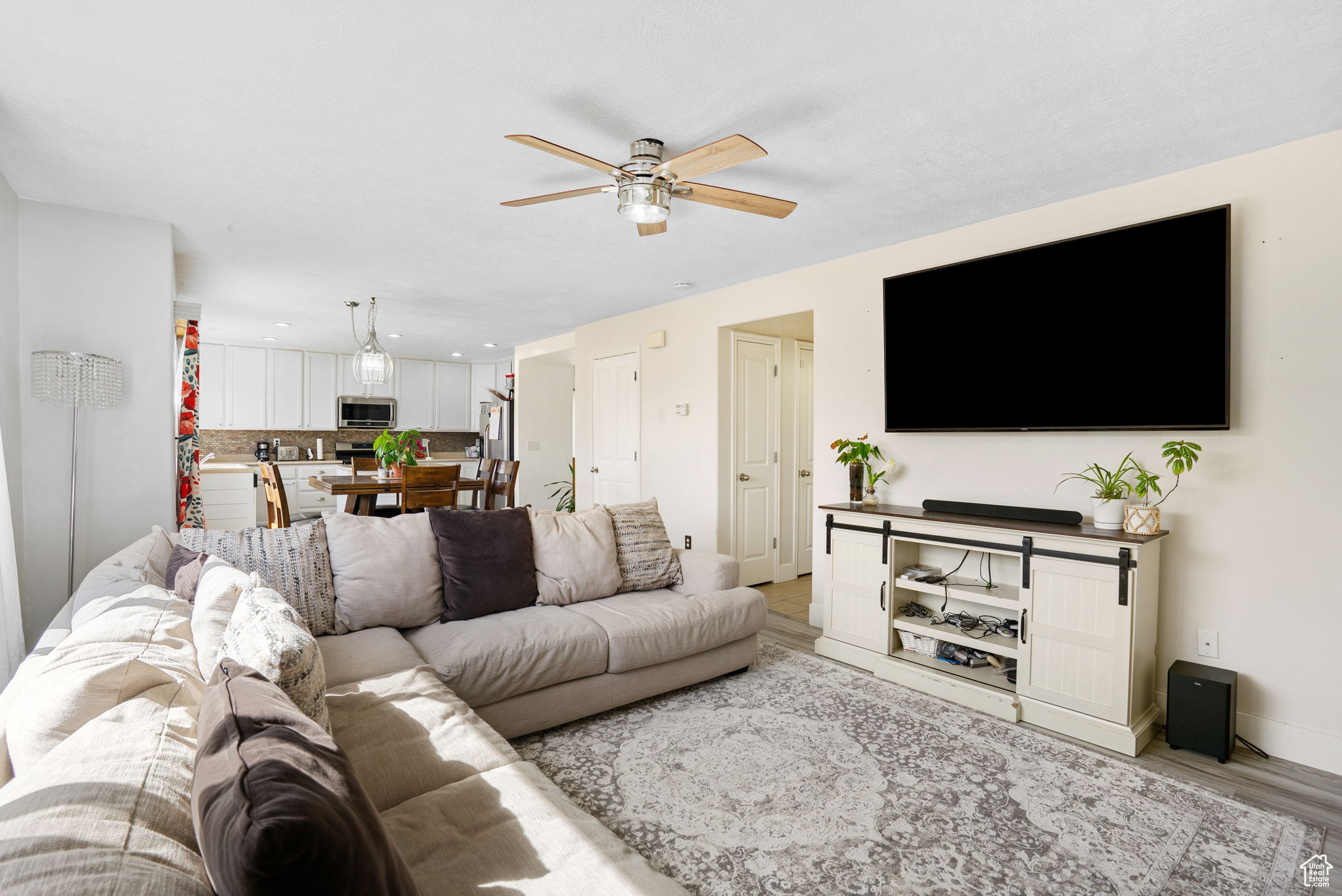 Eagle Mountain, Utah 84005, United States, 5 Bedrooms Bedrooms, ,3 BathroomsBathrooms,Residential,Active,105344