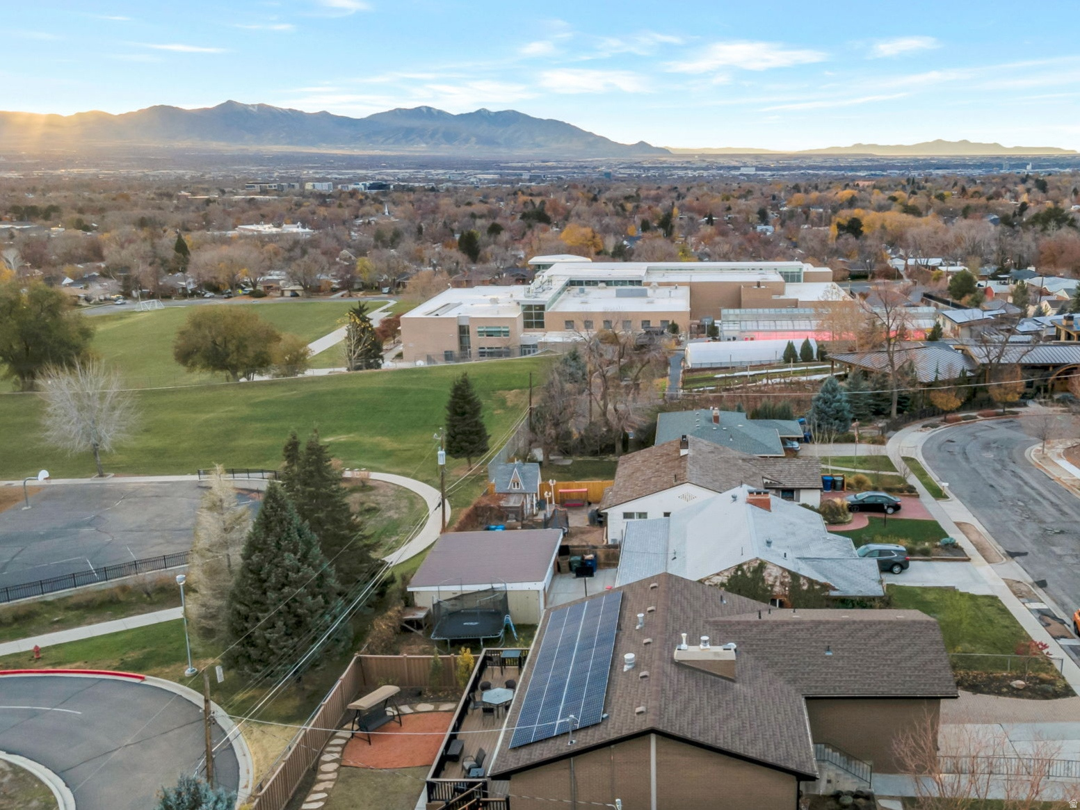 BELVIEW SLOPES - Residential