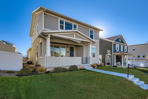 Photo of 7587 S BEAR GULCH RD W #162, West Jordan, UT 84081 (MLS # 2120930)