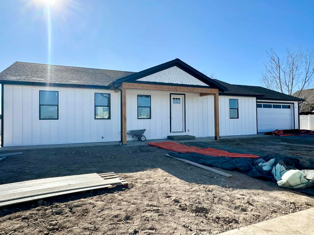 Photo of 520 E 450 N, Delta, UT 84624 (MLS # 2131186)
