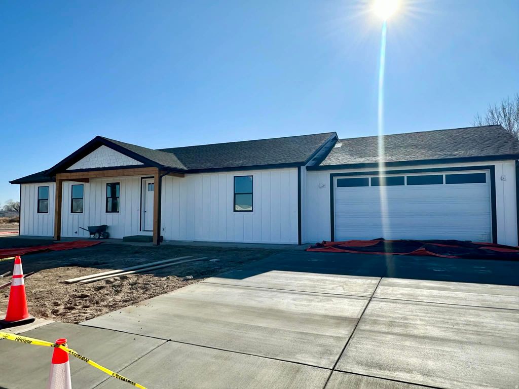 Photo of 520 E 450 N, Delta, UT 84624 (MLS # 2131186)