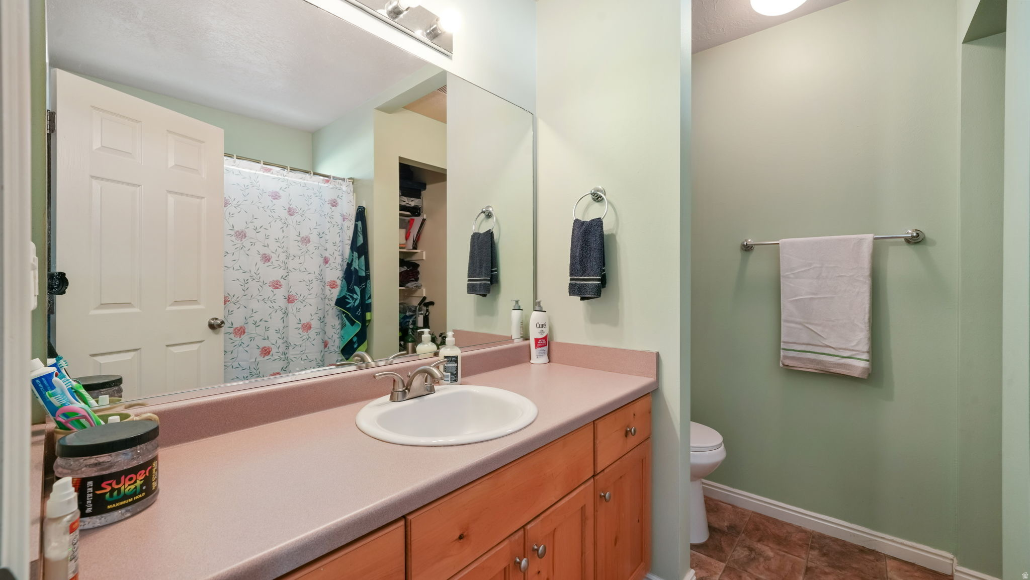 OVERLAKE ESTATES - Residential