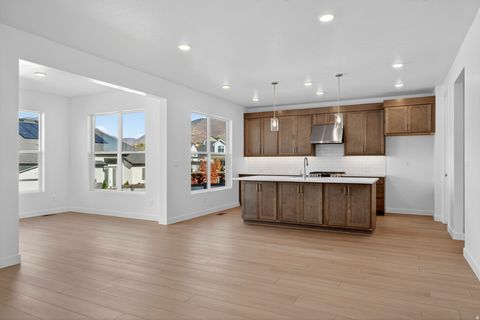 Tiny photo for 1313 E LARKSPUR WAY, Layton, UT 84040 (MLS # 2121970)