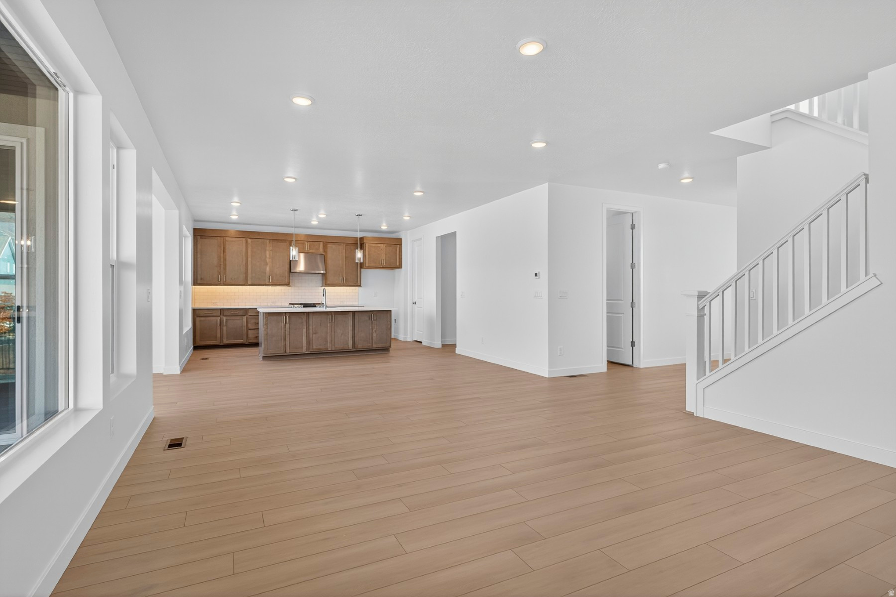 EASTRIDGE PARK - Residential