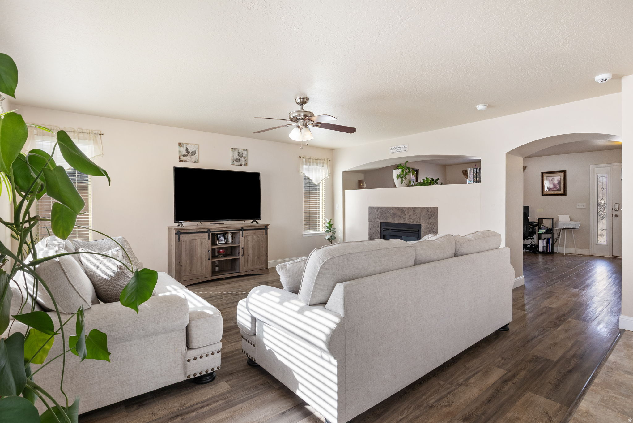 LONE TREE AT CIRCLE FIVE RANCH - Residential