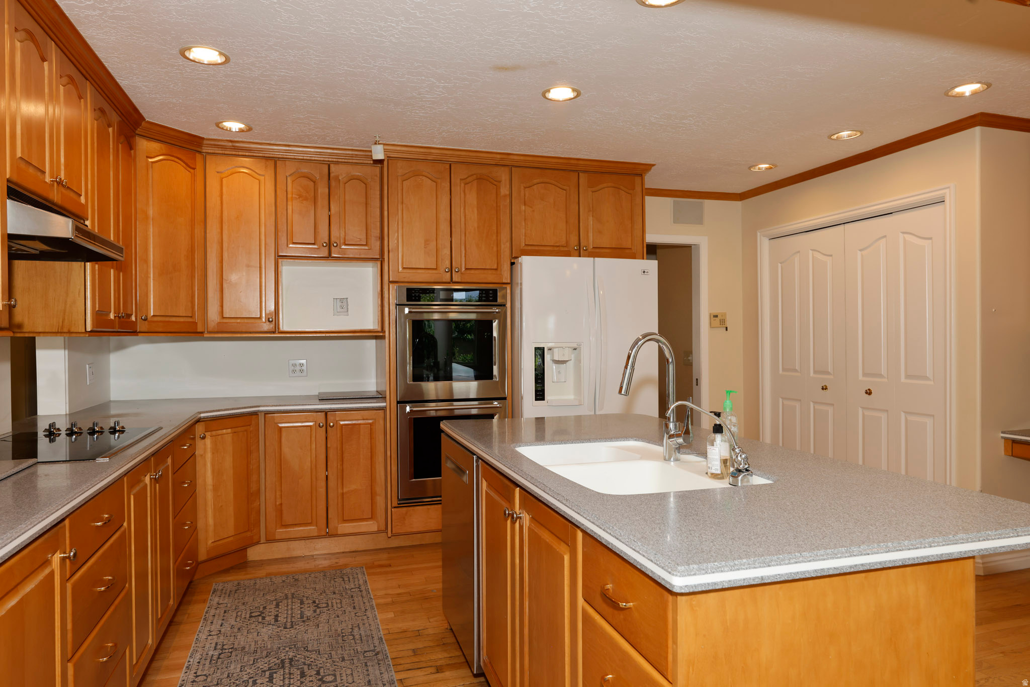 EAST OLYMPUS HEIGHTS - Residential