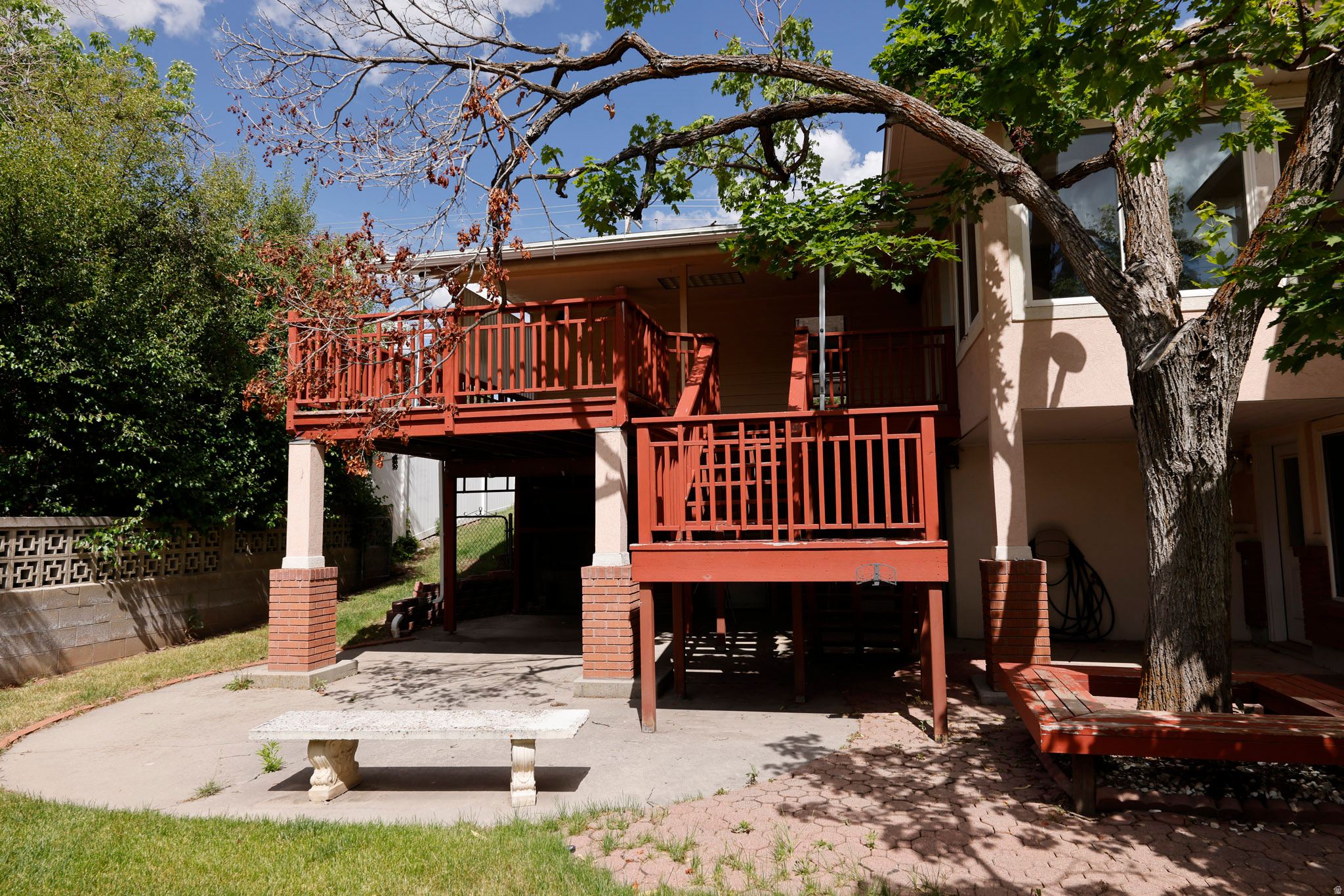 EAST OLYMPUS HEIGHTS - Residential