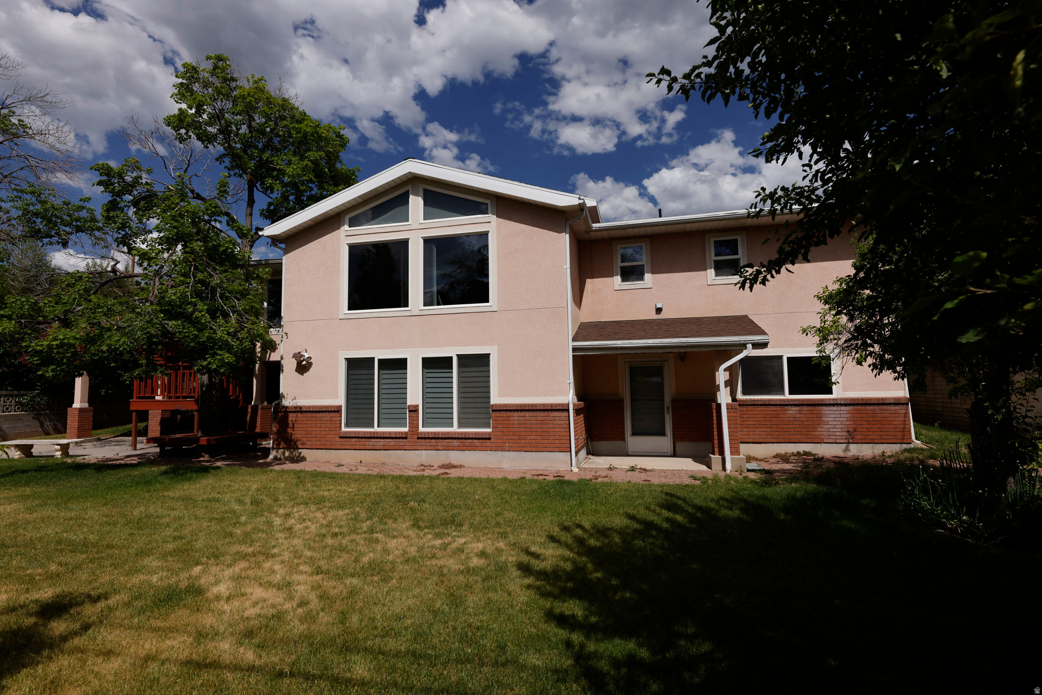 EAST OLYMPUS HEIGHTS - Residential