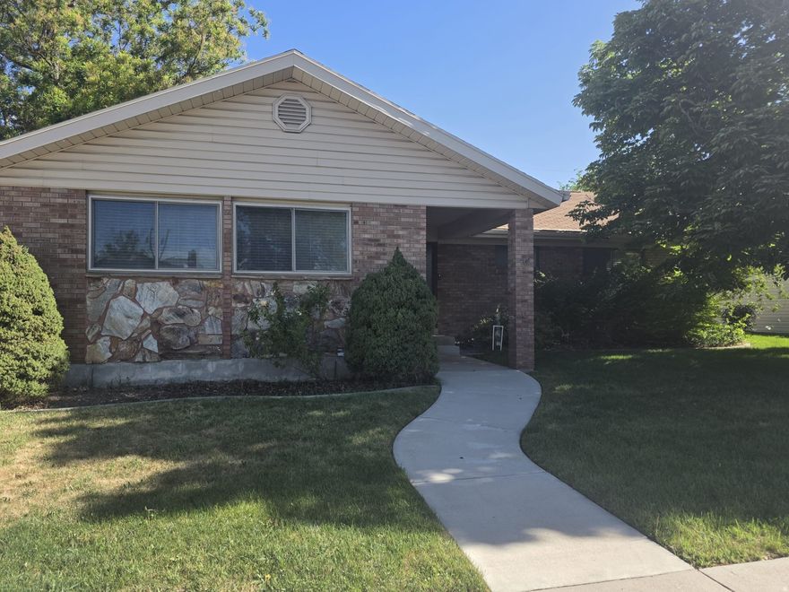 COMING SOON! Fantastic 6 bed/3 bath home in the Grandview Hill neighborhood. Hardwood floors plus new carpet throughout! Shady fenced backyard with grow boxes and drip system... this one is well cared for! Open House June 11. Stay tuned for more details!