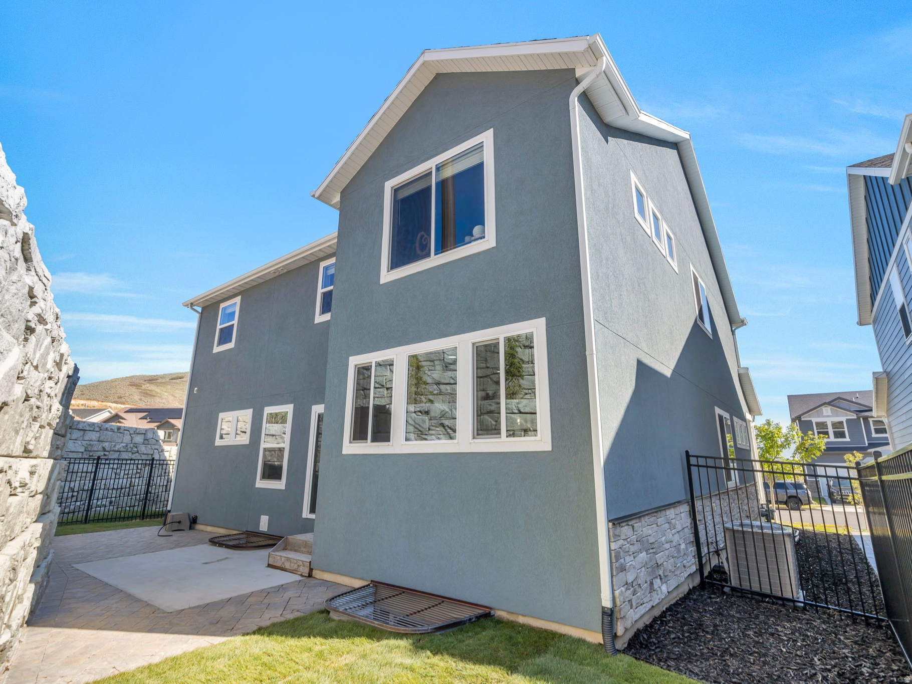 RIDGE - Residential