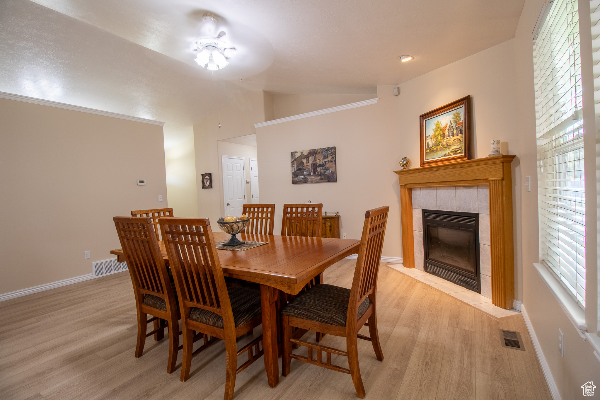 ANGEL CROSSING - Residential