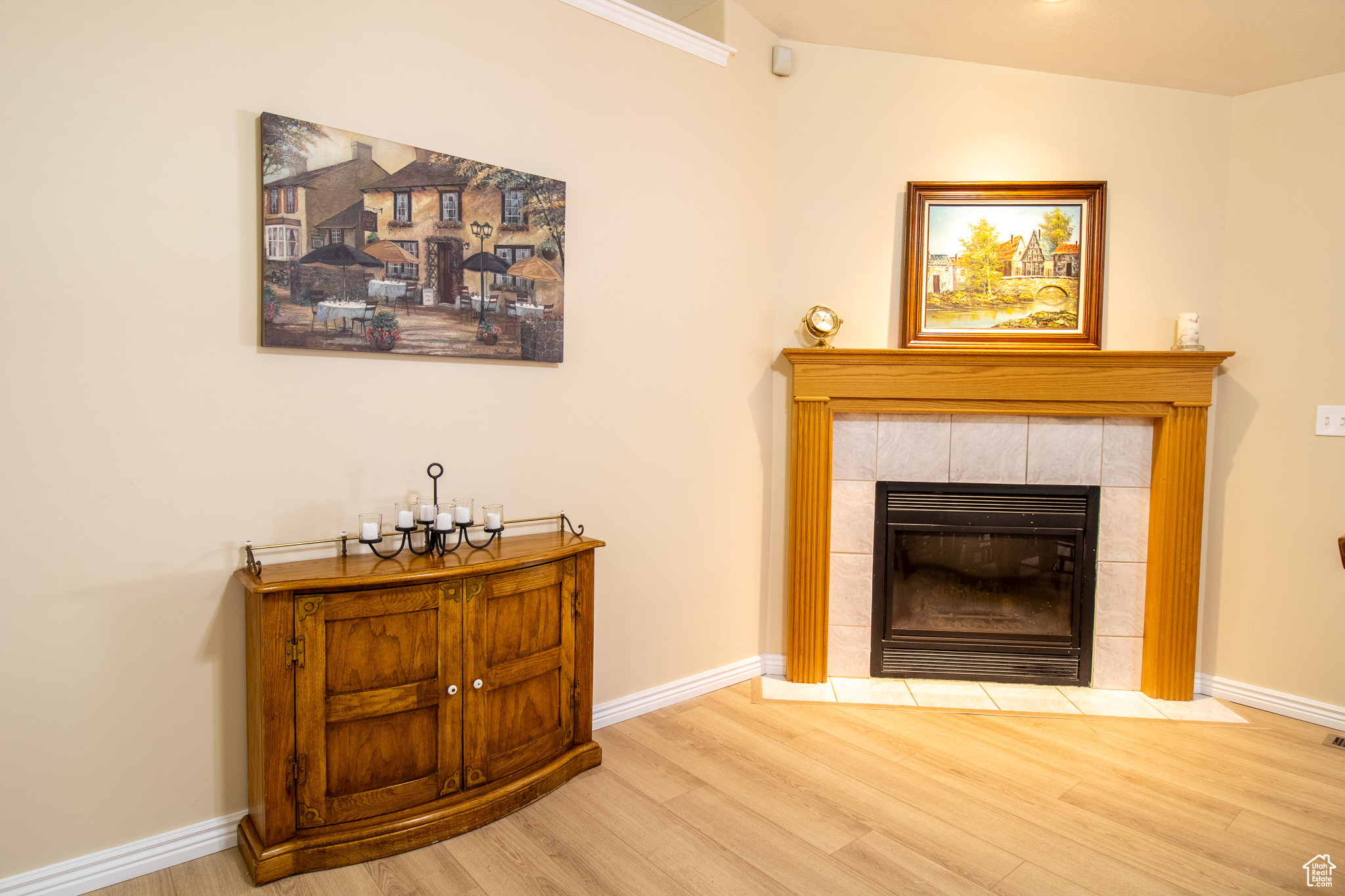 ANGEL CROSSING - Residential