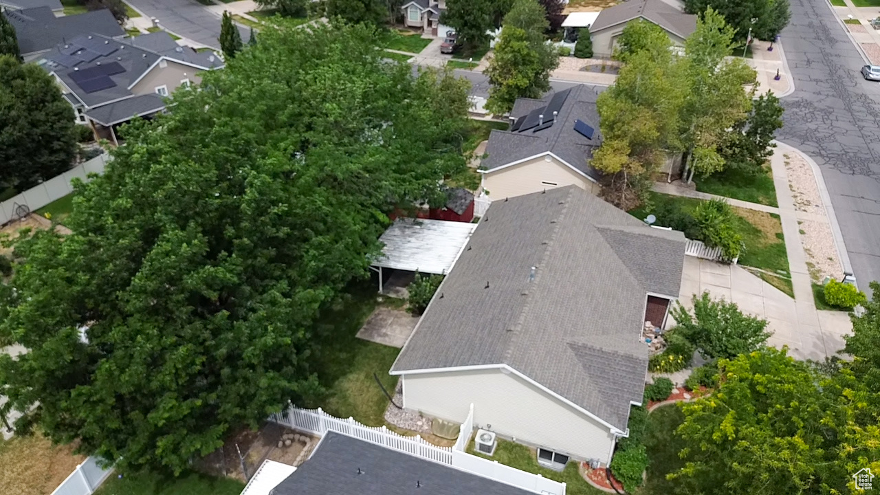 ANGEL CROSSING - Residential