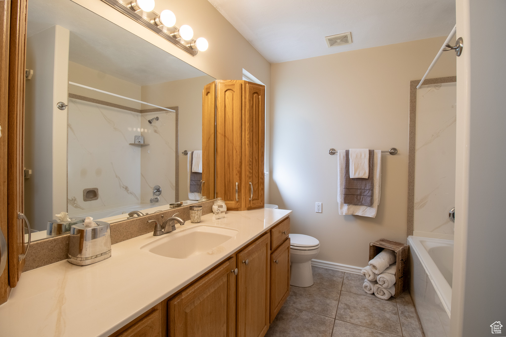 ANGEL CROSSING - Residential