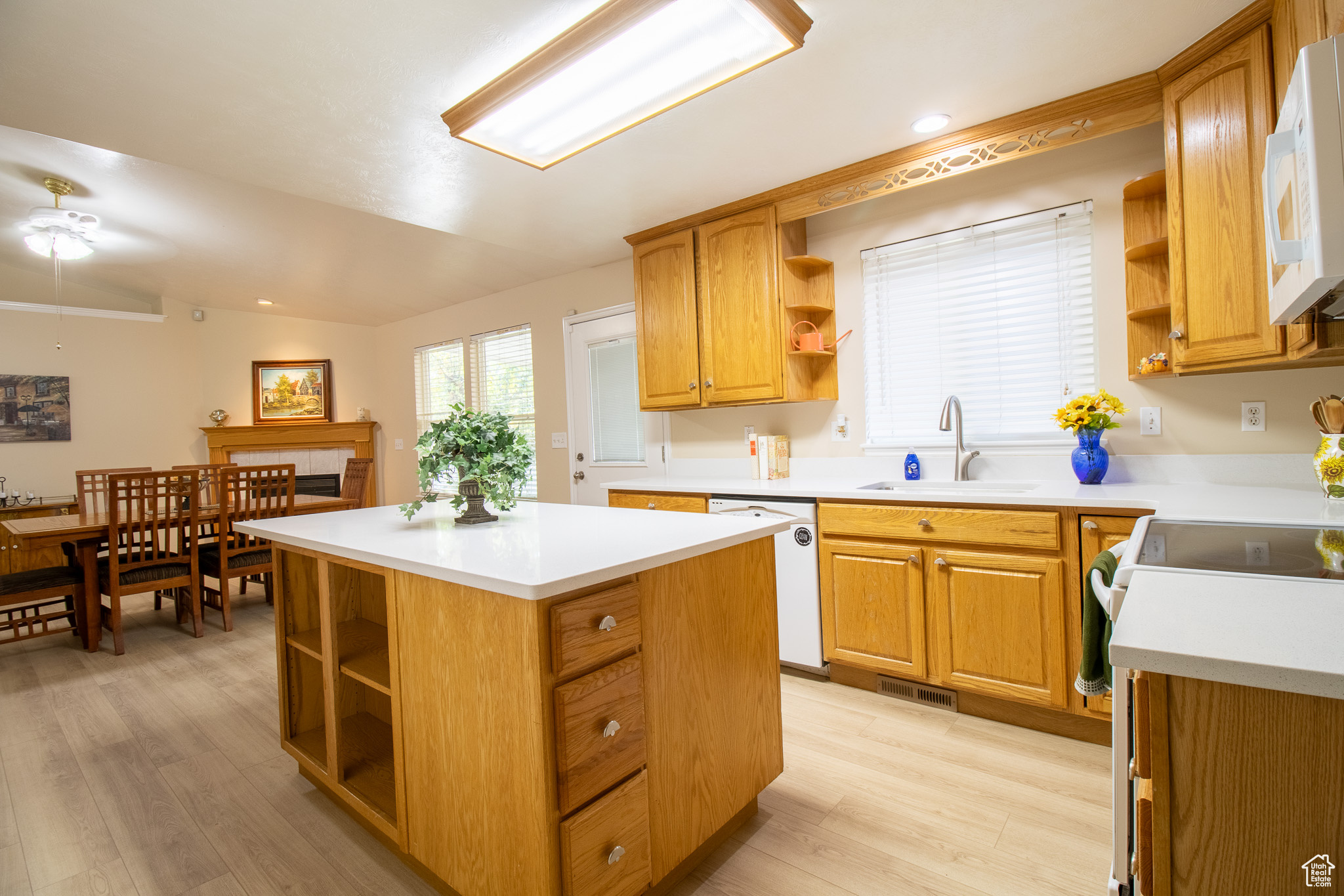 ANGEL CROSSING - Residential