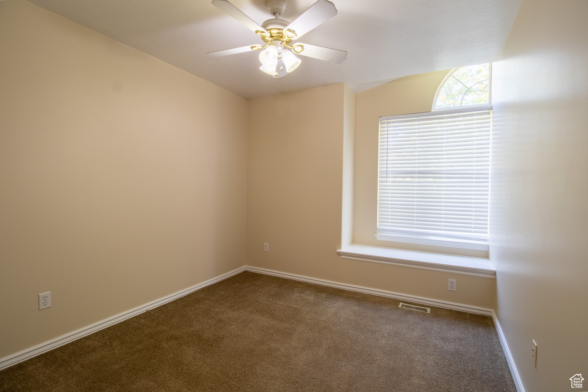 ANGEL CROSSING - Residential