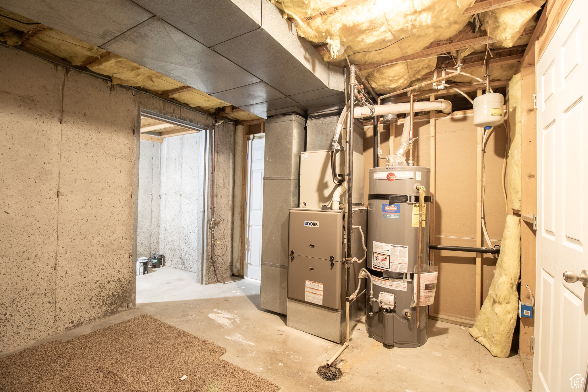 ANGEL CROSSING - Residential