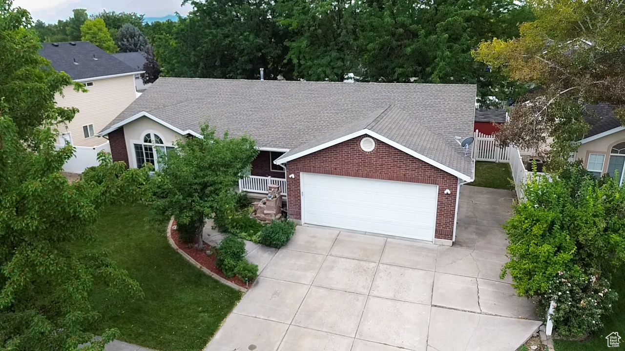 ANGEL CROSSING - Residential