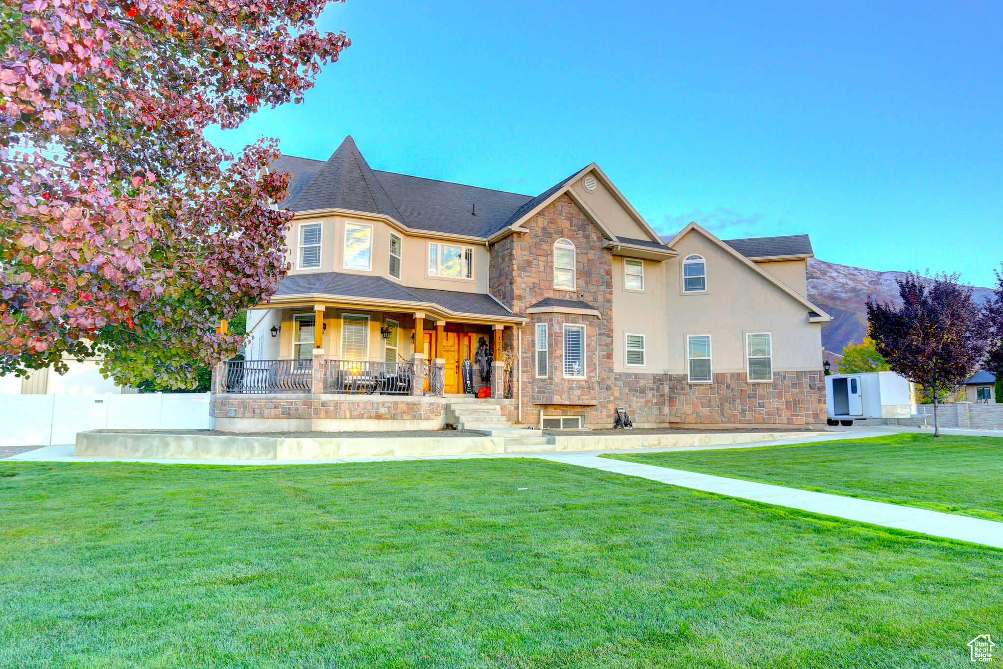 MONTA VISTA - Residential