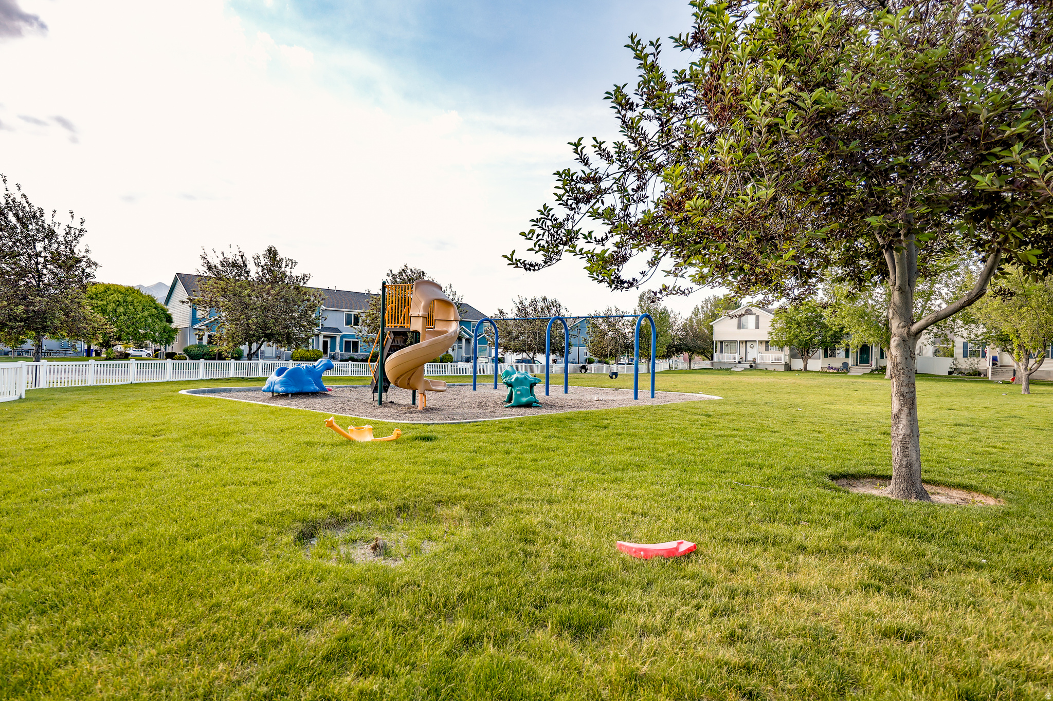 COLONIAL PARK - Residential