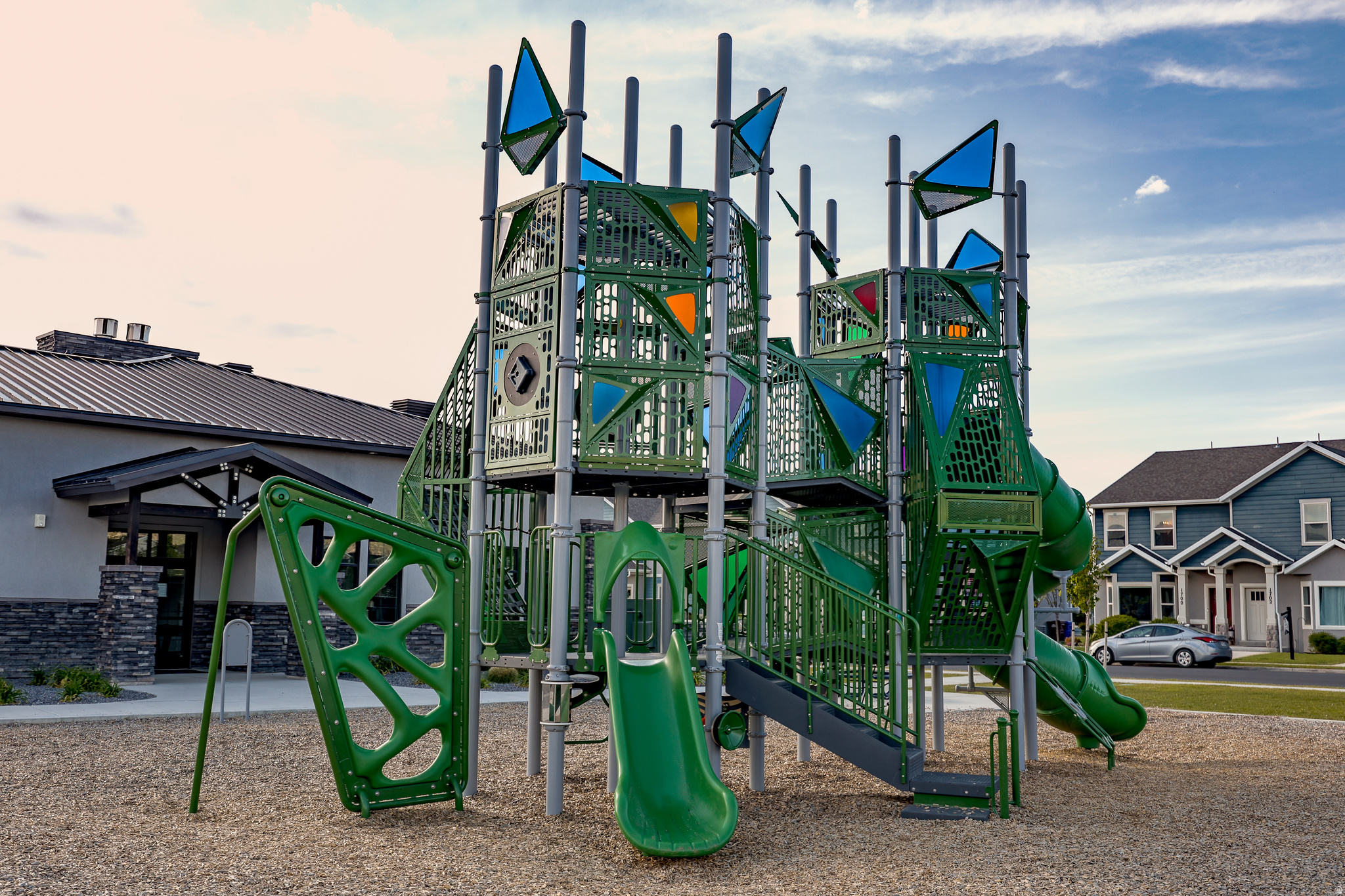 COLONIAL PARK - Residential