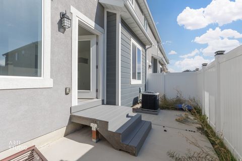 Tiny photo for 4758 E HIDDEN LOOP RD, Eagle Mountain, UT 84005 (MLS # 2122575)