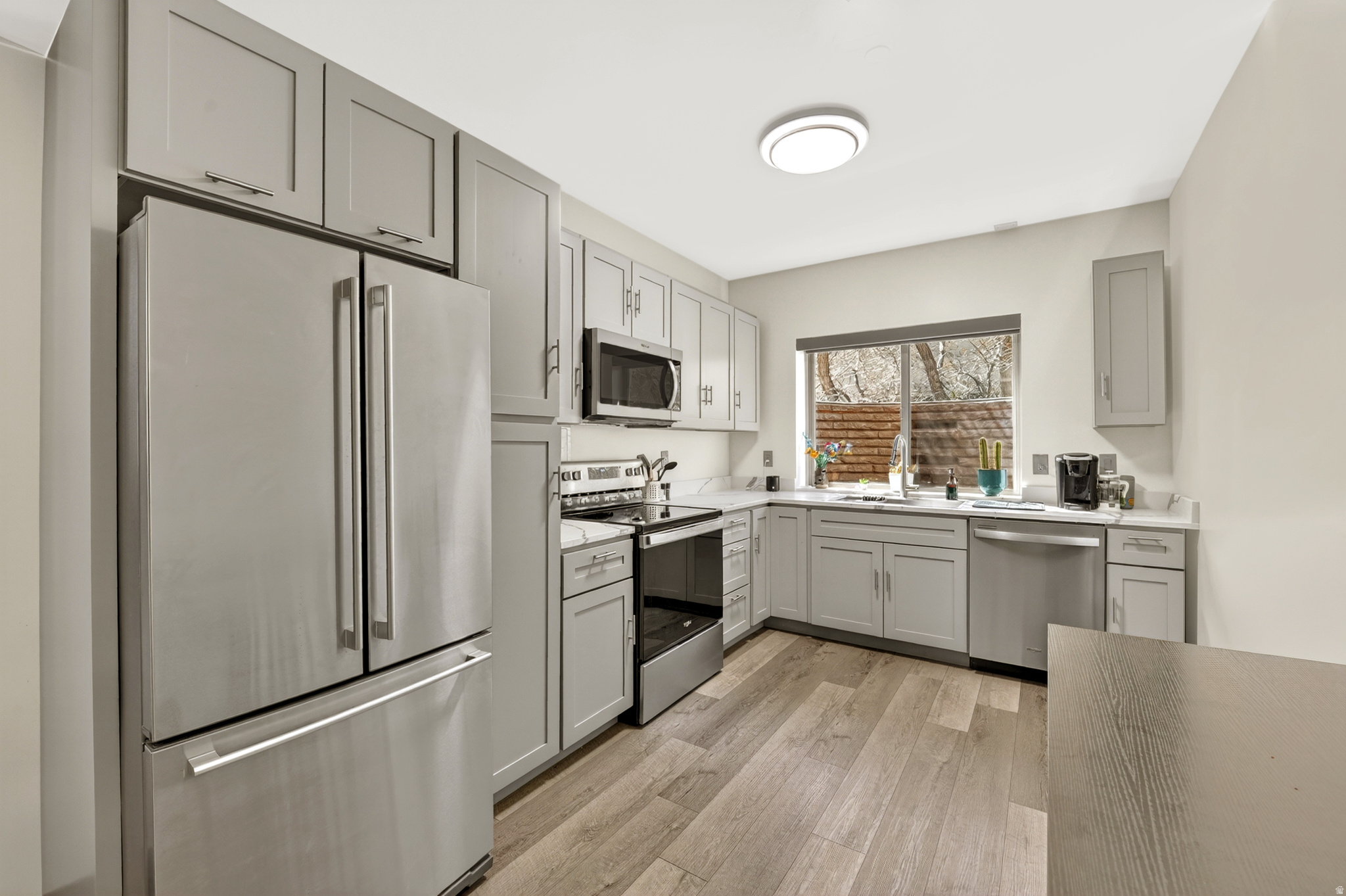 SUNCREST-THE POINTE - Residential