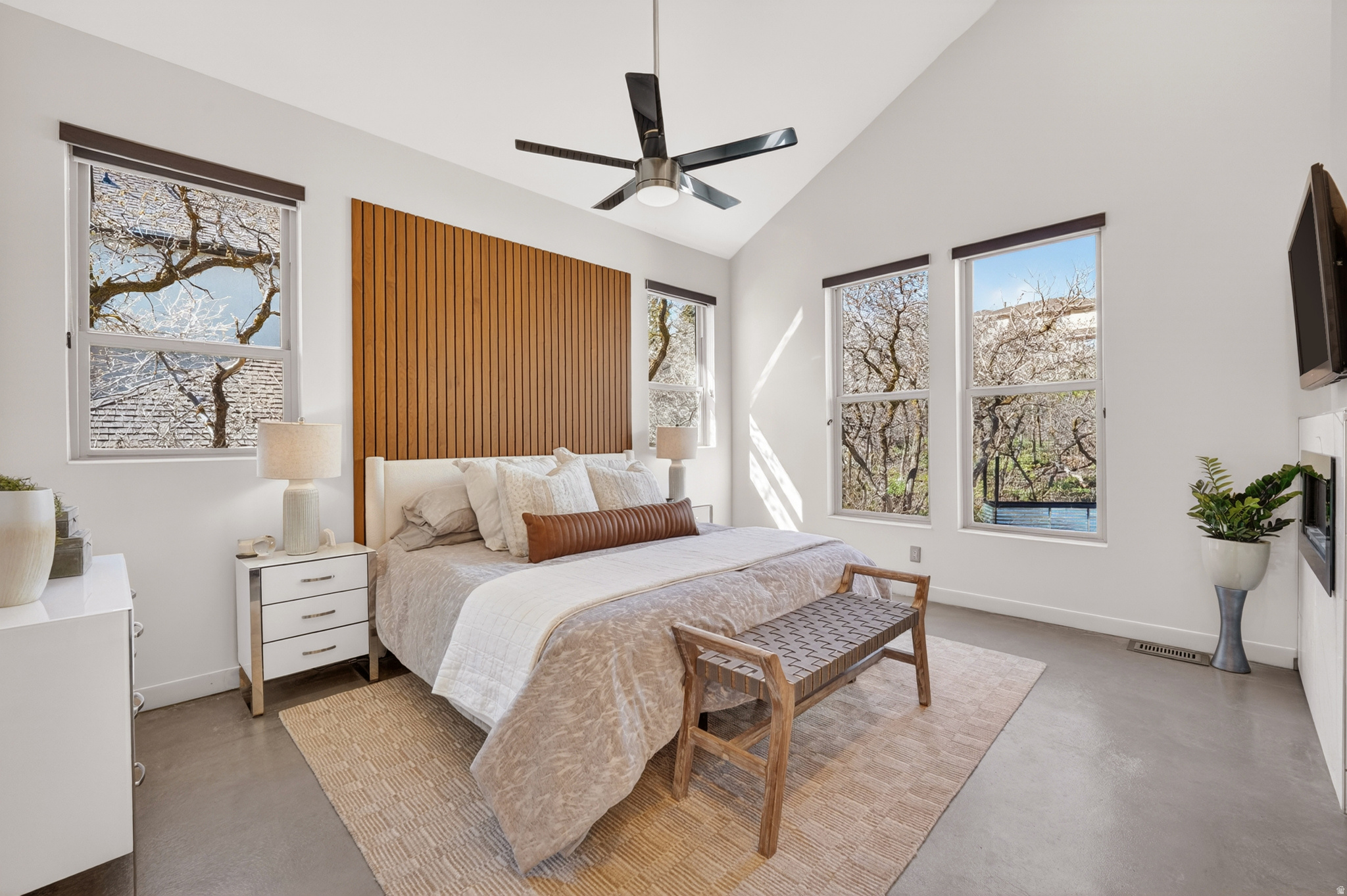 SUNCREST-THE POINTE - Residential