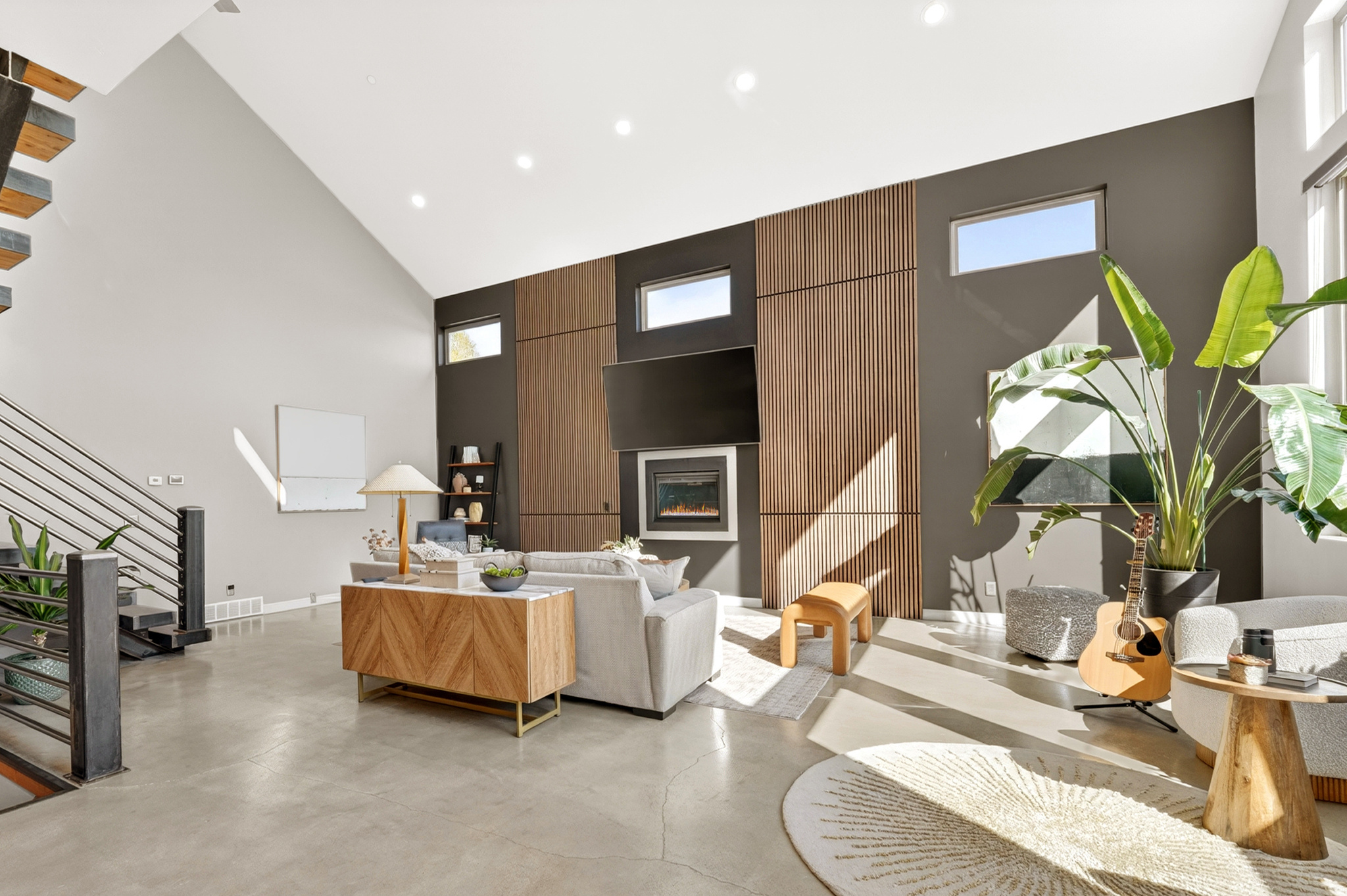 SUNCREST-THE POINTE - Residential