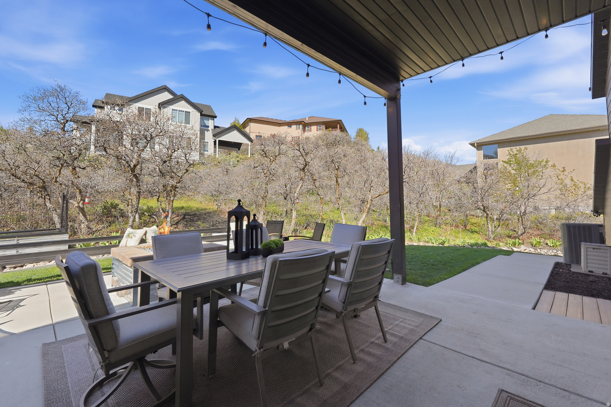 SUNCREST-THE POINTE - Residential