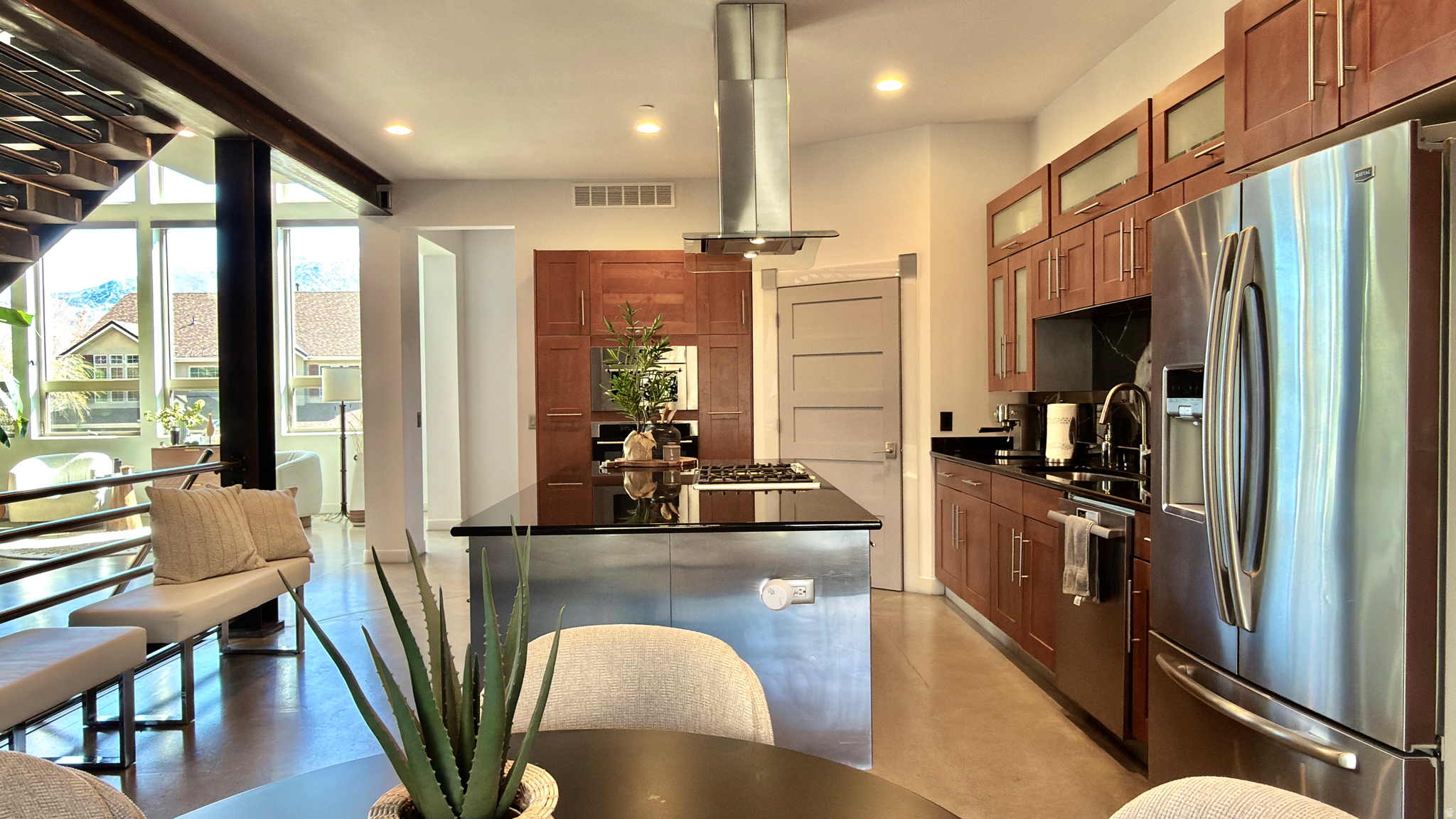 SUNCREST-THE POINTE - Residential