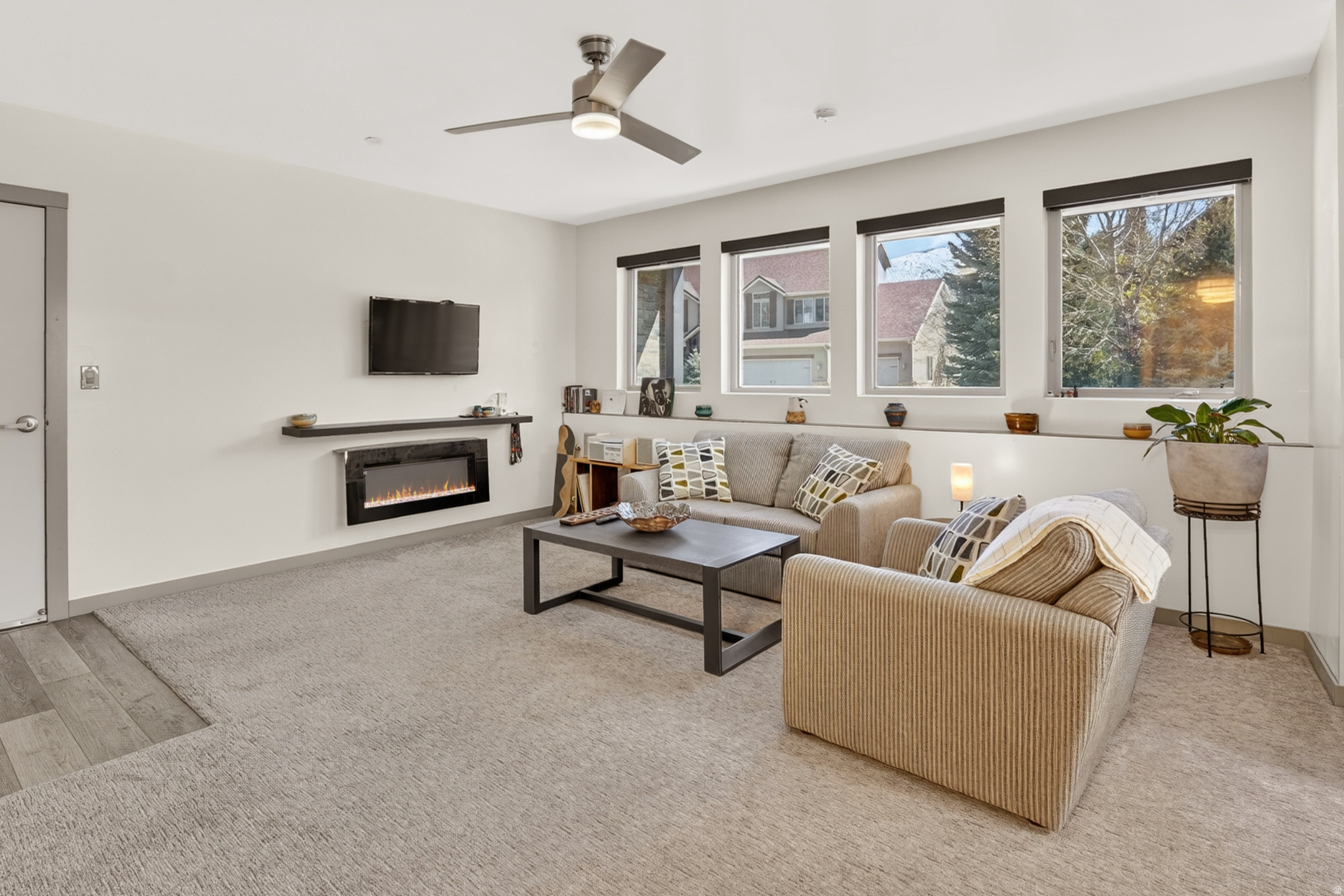 SUNCREST-THE POINTE - Residential