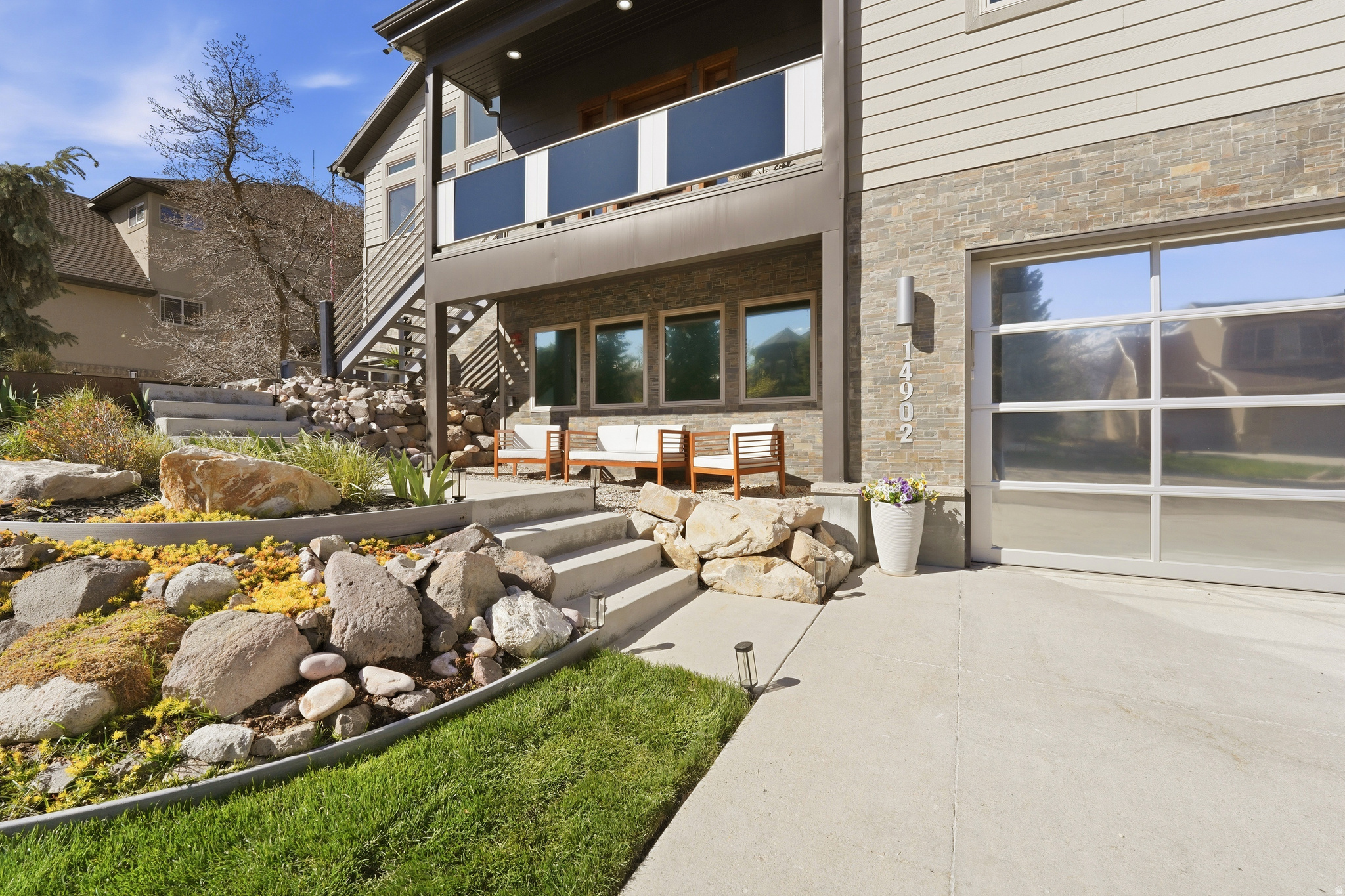 SUNCREST-THE POINTE - Residential