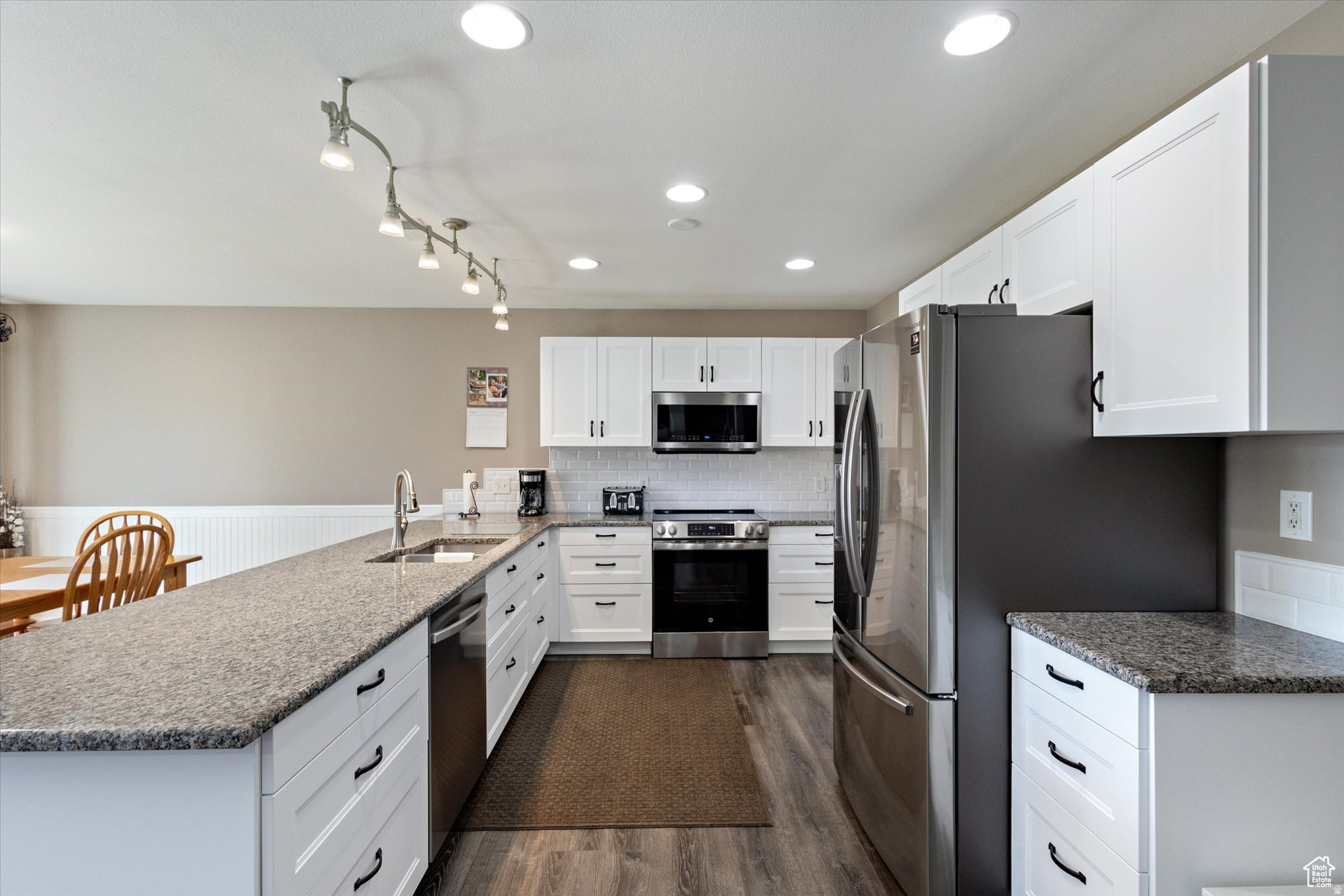 HAMILTON FARMS - Residential