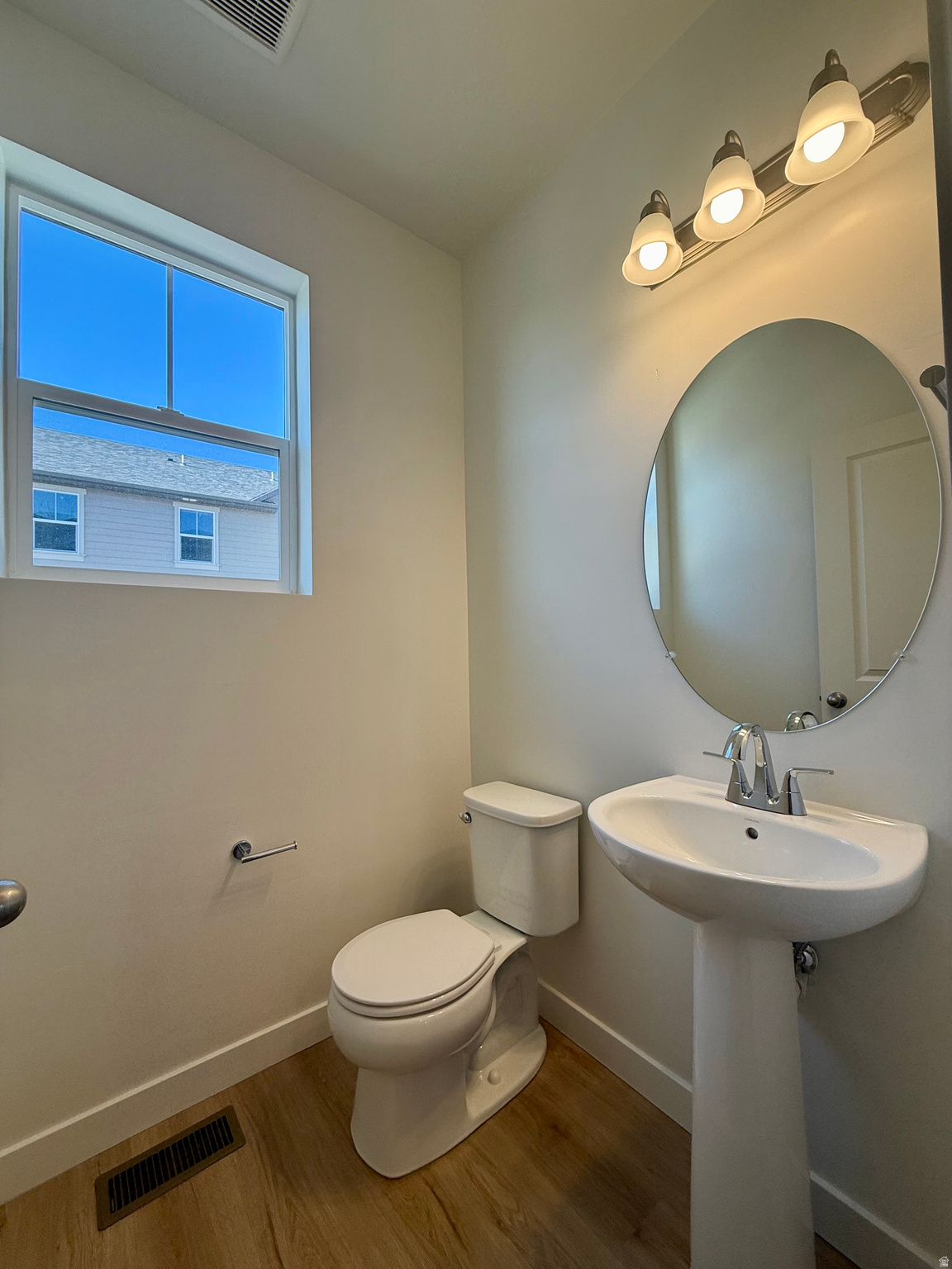 TOWNS ON MAIN - Residential