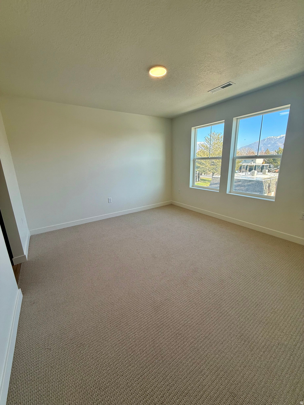 TOWNS ON MAIN - Residential