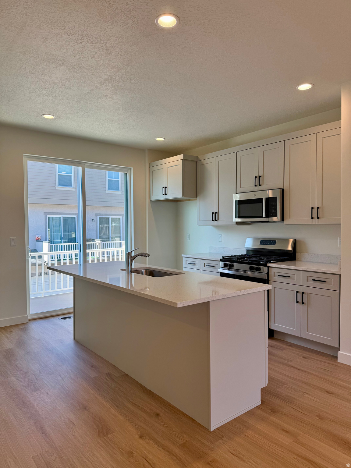 TOWNS ON MAIN - Residential