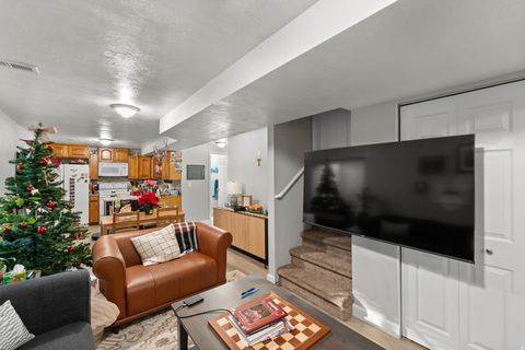 Tiny photo for 1485 E NAVAJO DR S, Pleasant Grove, UT 84062 (MLS # 2127421)