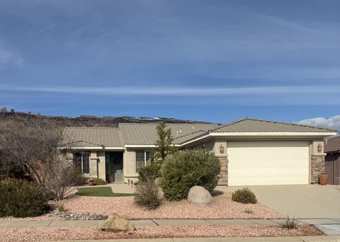 Photo of 1289 N OVERLAND CIR, Washington, UT 84780 (MLS # 2137219)