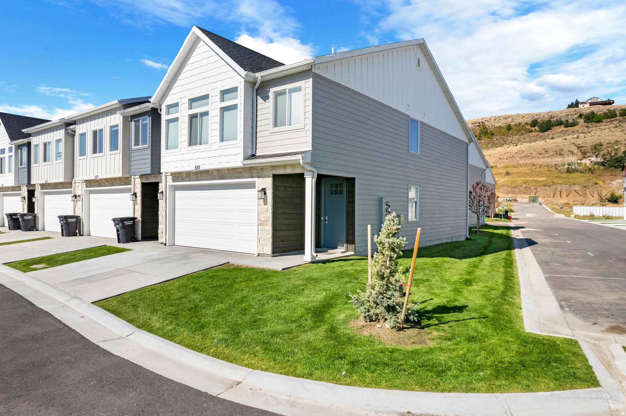 PARADISE PARKWAY - Land