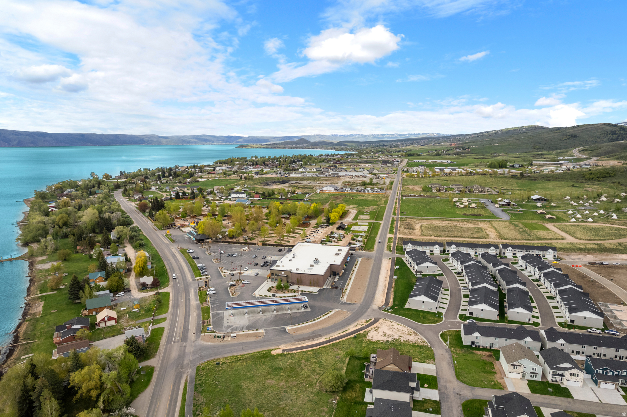 PARADISE PARKWAY - Land