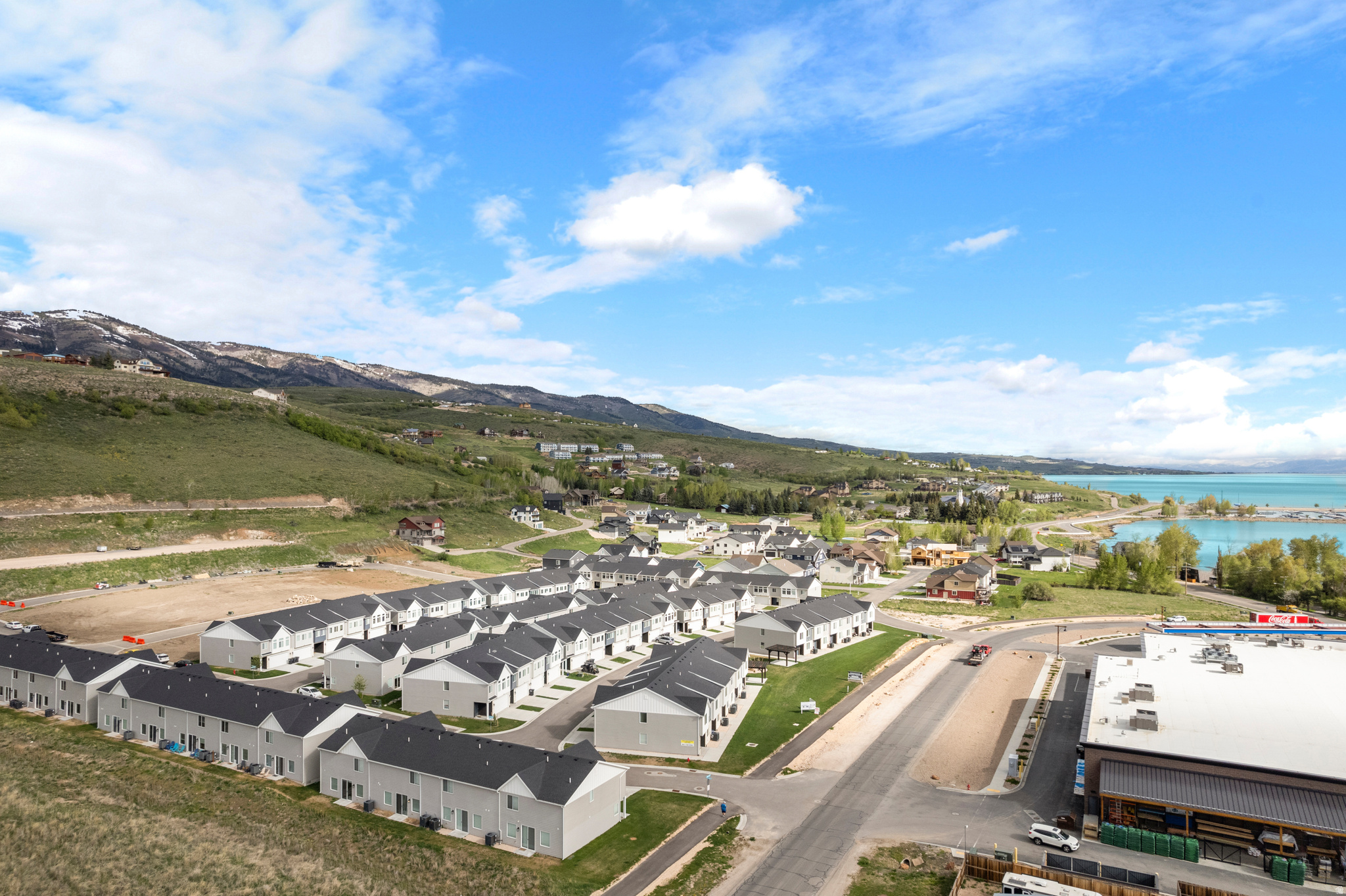 PARADISE PARKWAY - Land