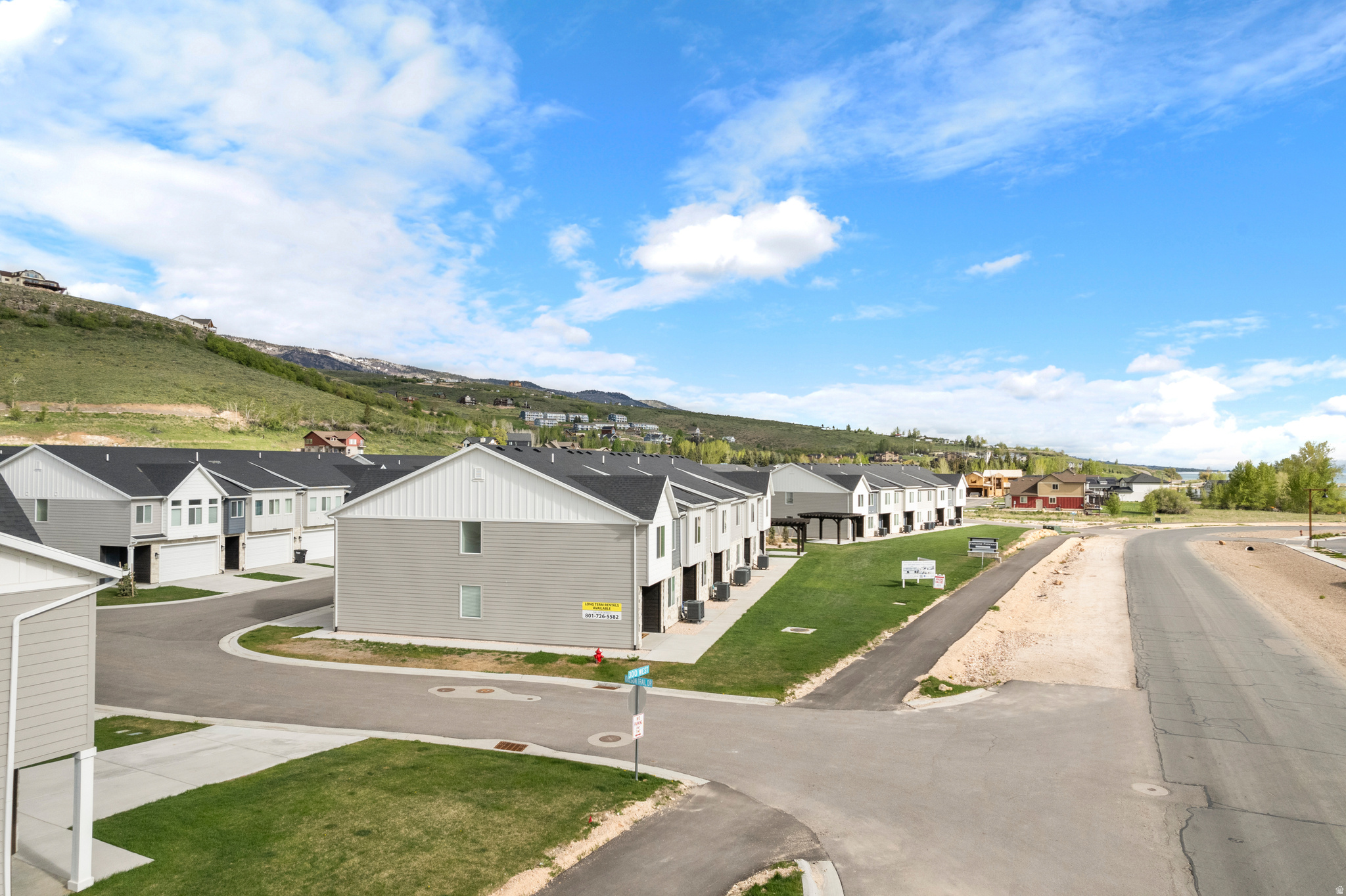 PARADISE PARKWAY - Land