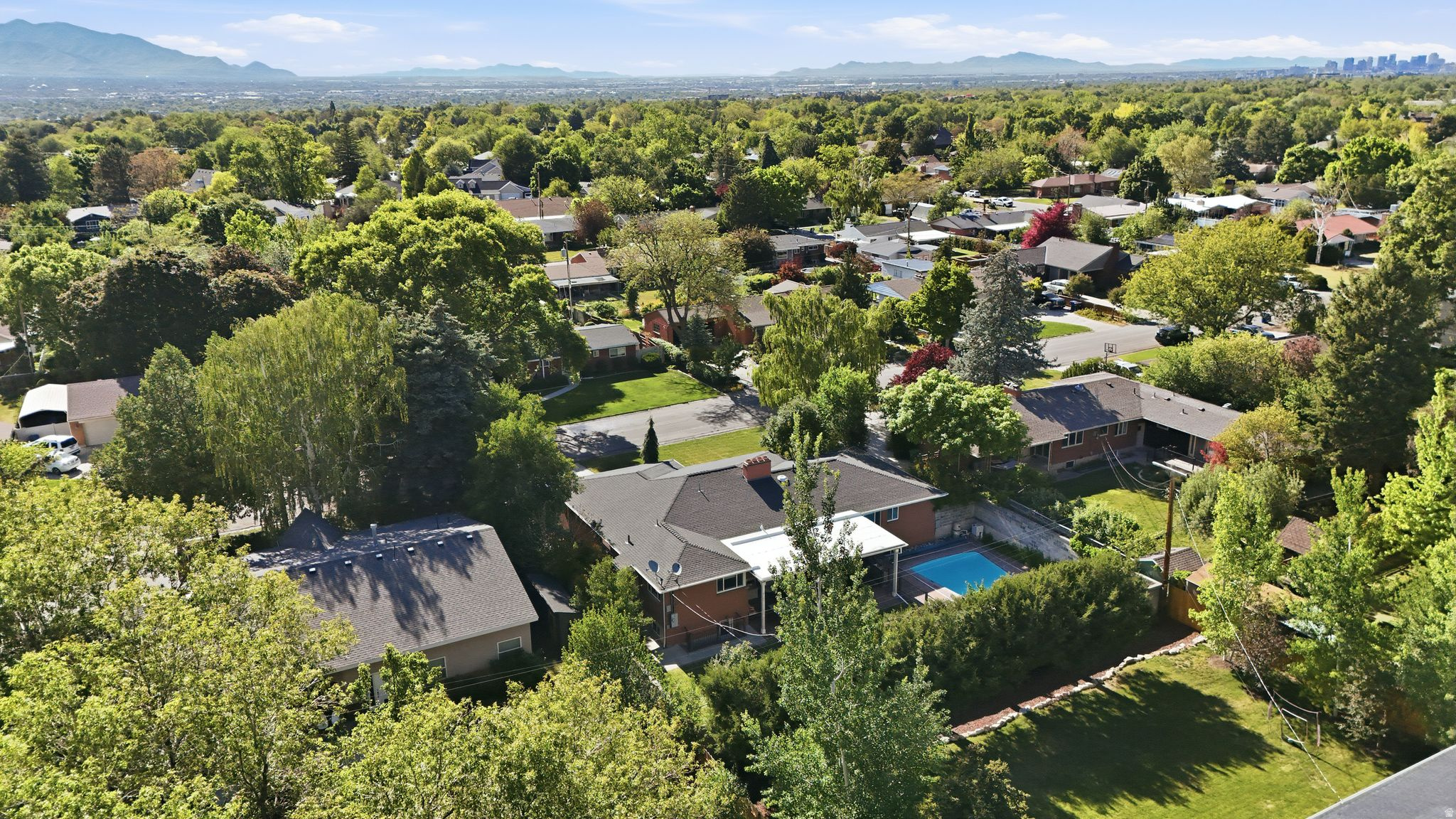 EL VERDA GARDENS - Residential