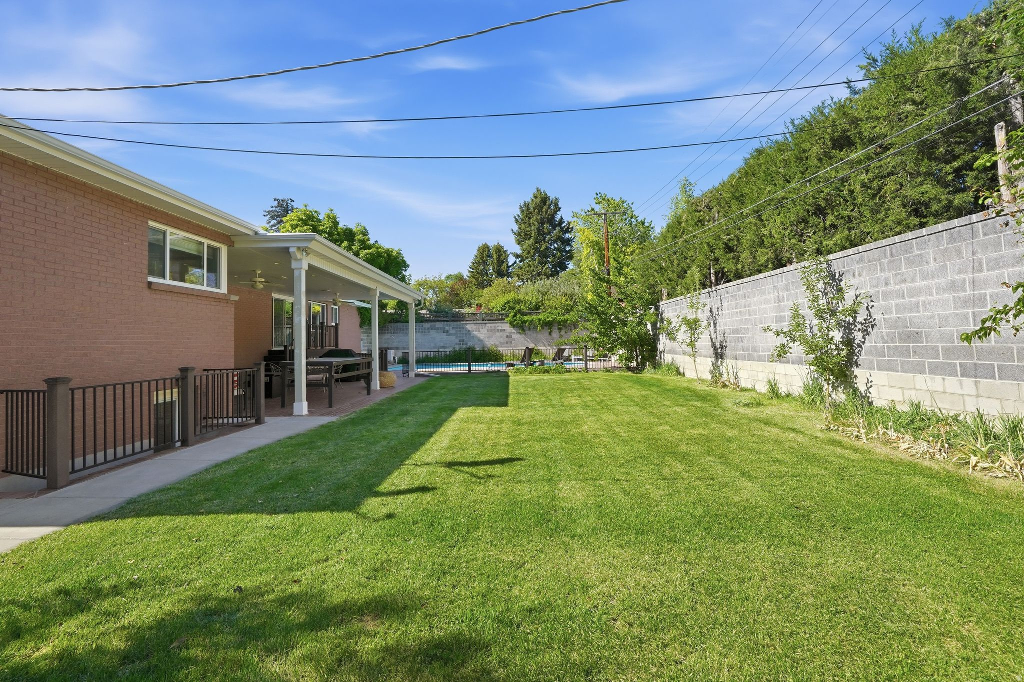 EL VERDA GARDENS - Residential